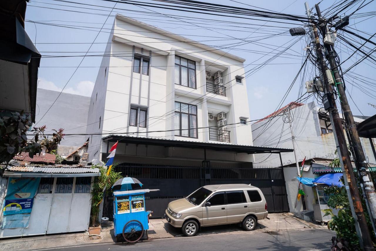 คูลคอสต์ เนียร์ ปาซาร์ บารู Hotel จาการ์ตา ภายนอก รูปภาพ