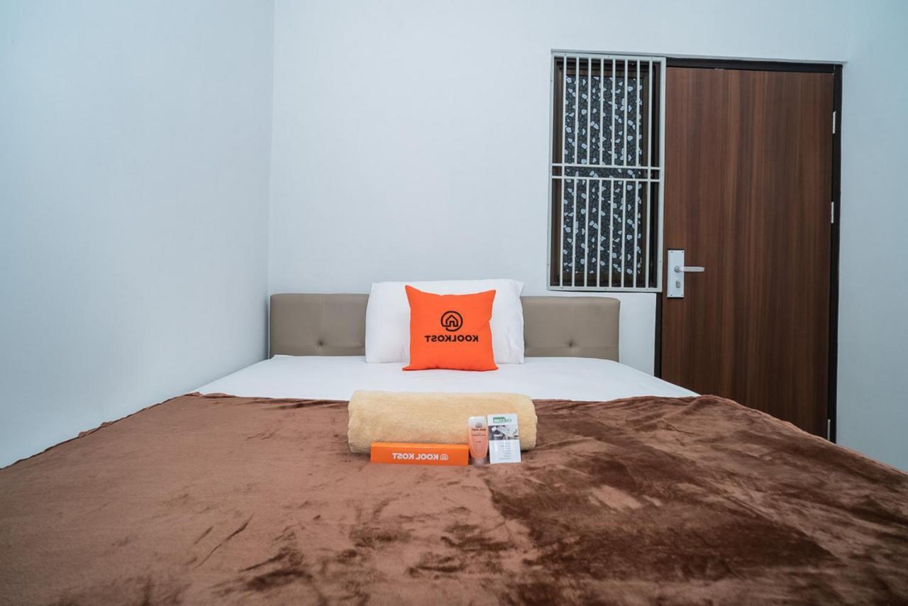 คูลคอสต์ เนียร์ ปาซาร์ บารู Hotel จาการ์ตา ภายนอก รูปภาพ